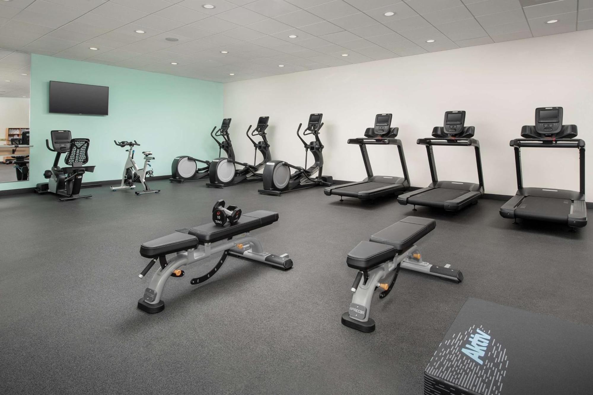 Hampton Inn & Suites Charlotte Airport Lake Pointe Exterior foto