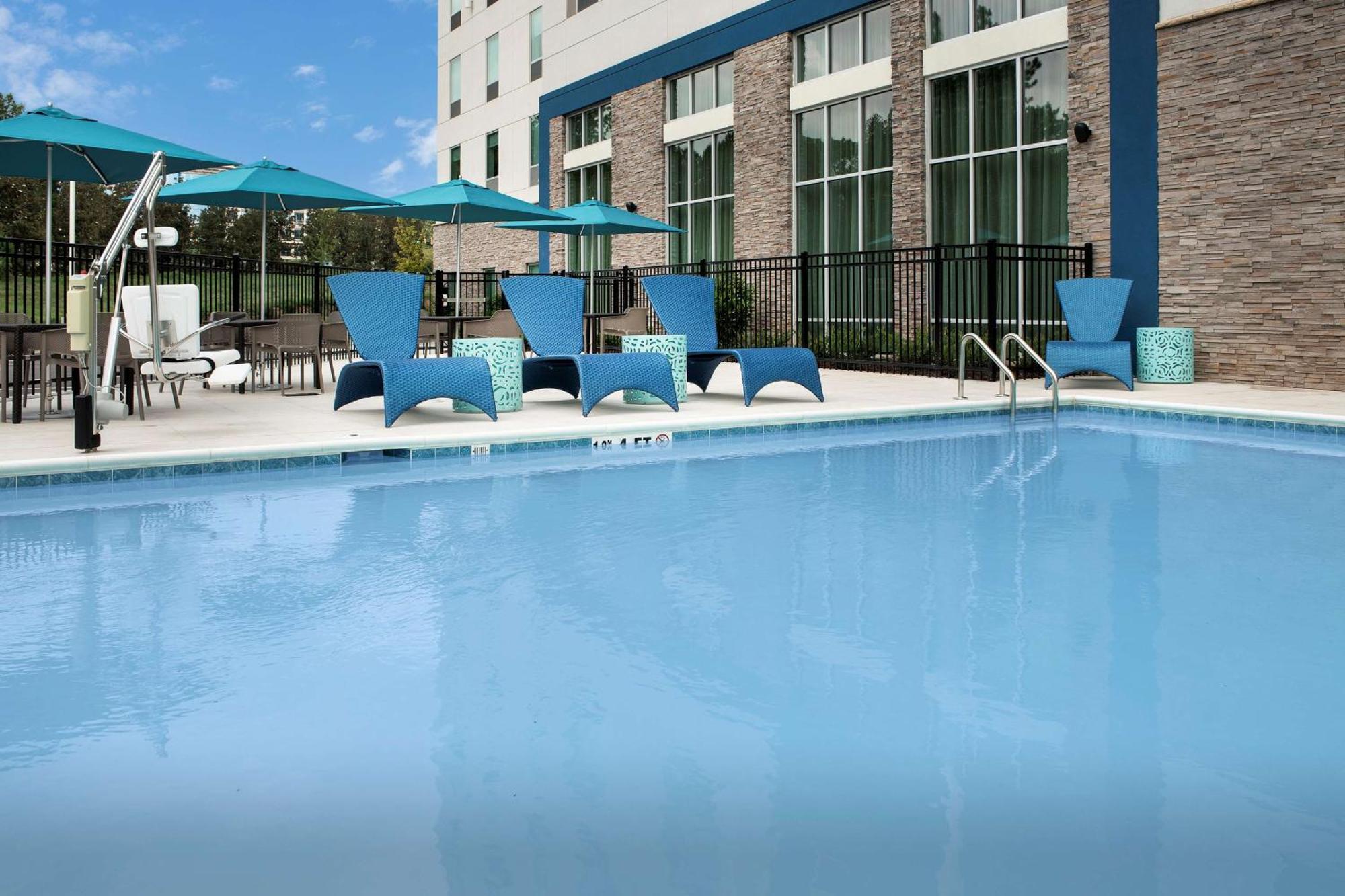 Hampton Inn & Suites Charlotte Airport Lake Pointe Exterior foto